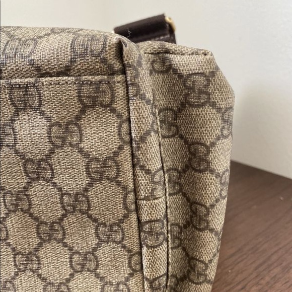 Authentic Gucci diaper bag - Picture 4 of 7